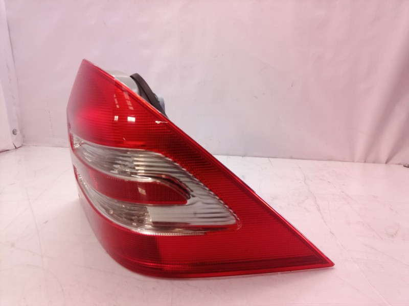 Recambio de piloto trasero derecho para mercedes-benz clase c (w203) berlina 200 compressor (203.045) referencia OEM IAM   