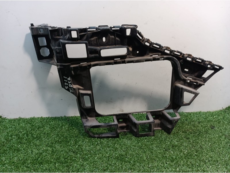 Recambio de molduras traseras para volkswagen touareg (7p6) v6 tdi bluemotion premium referencia OEM IAM 7P6807394D 7P6807394D 7