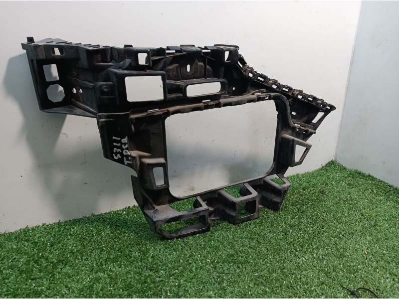 Recambio de molduras traseras para volkswagen touareg (7p6) v6 tdi bluemotion premium referencia OEM IAM 7P6807394D 7P6807394D 7