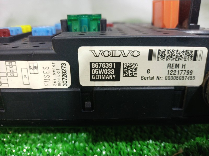 Recambio de caja reles / fusibles para volvo xc90 v8 executive geartronic (5 asientos) referencia OEM IAM 8676391 8676391 867639