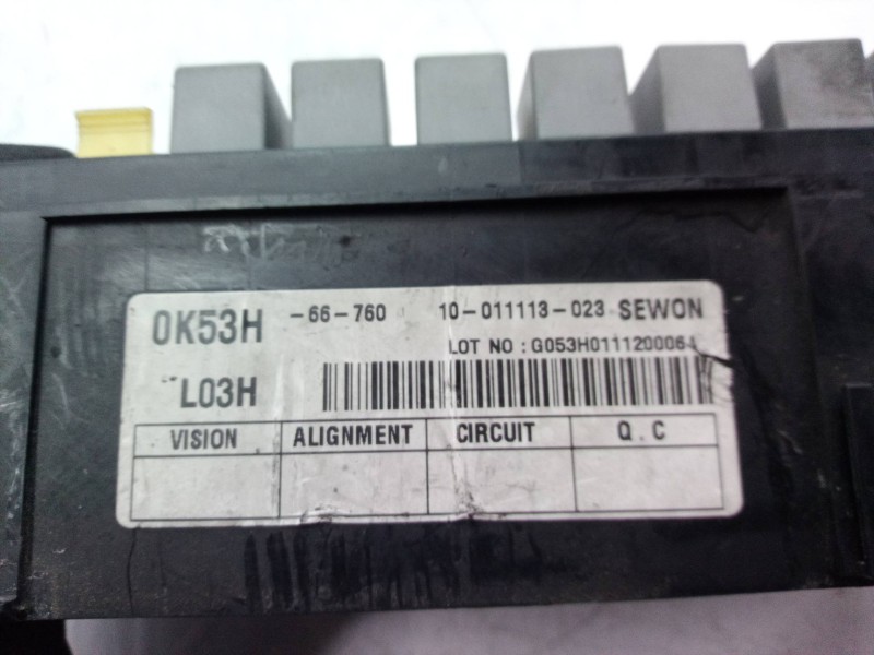 Recambio de caja reles / fusibles para kia carnival ii 2.9 crdi lx referencia OEM IAM 0K53H66760 0K53H66760 0K53H66760