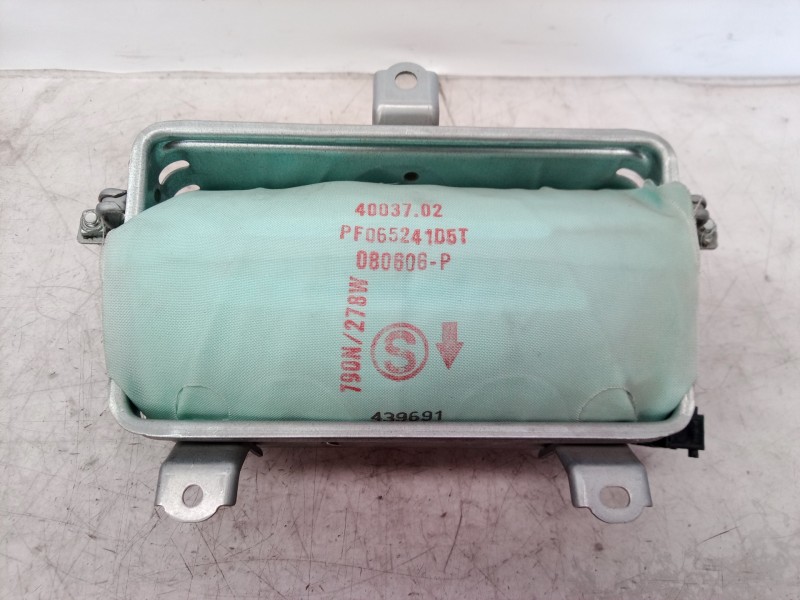 Recambio de airbag delantero derecho para toyota corolla (e12) 1.4 d-4d luna compact referencia OEM IAM 7396012060 7396012060 73