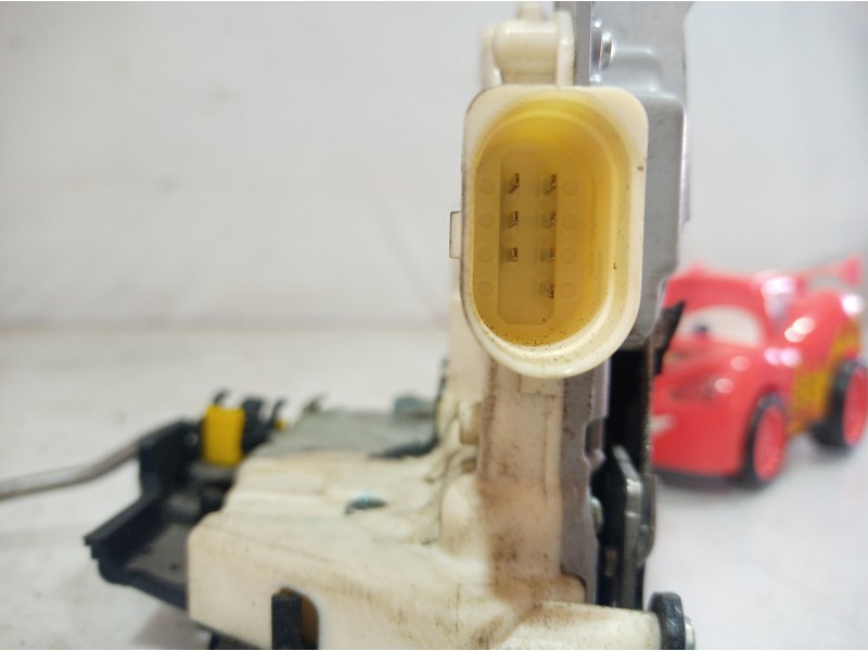 Recambio de cerradura puerta delantera derecha para audi a8 (4e2) 4.2 v8 32v fsi referencia OEM IAM   