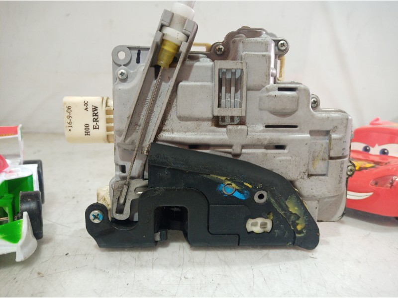 Recambio de cerradura puerta delantera derecha para audi a8 (4e2) 4.2 v8 32v fsi referencia OEM IAM   