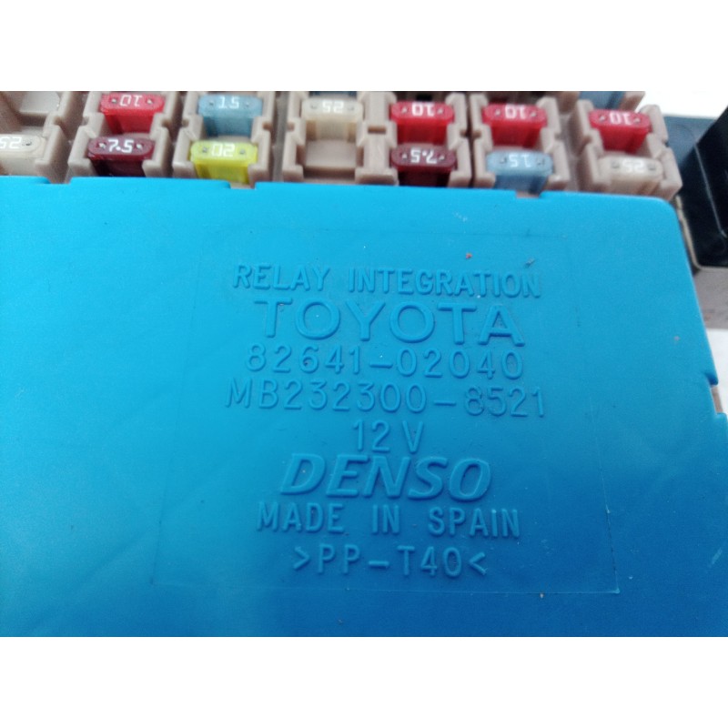 Recambio de caja reles / fusibles para toyota corolla (e12) 1.4 d-4d luna compact referencia OEM IAM 8264102040 8264102040 82641