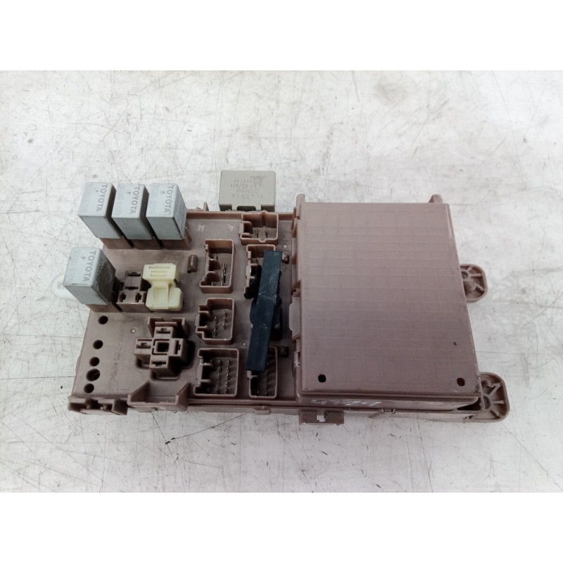 Recambio de caja reles / fusibles para toyota corolla (e12) 1.4 d-4d luna compact referencia OEM IAM 8264102040 8264102040 82641