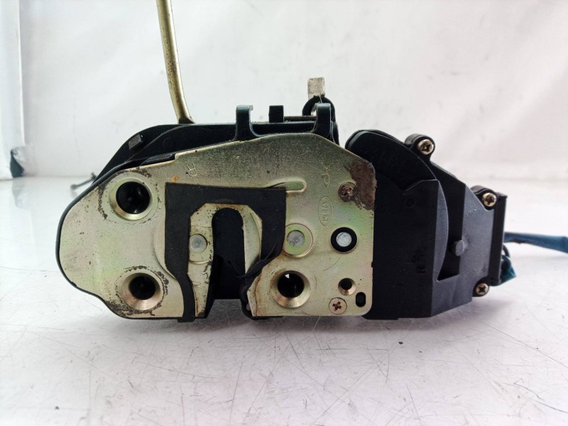 Recambio de cerradura puerta delantera derecha para kia carnival ii 2.9 crdi lx referencia OEM IAM 0K54J88665BFKZ  