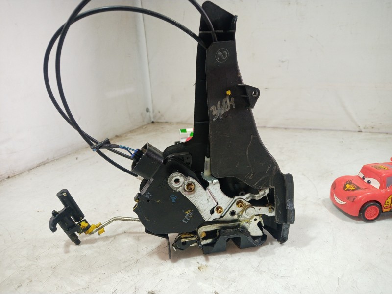 Recambio de cerradura puerta trasera derecha para toyota rav 4 (a2) 2.0 luna 4x4 referencia OEM IAM   
