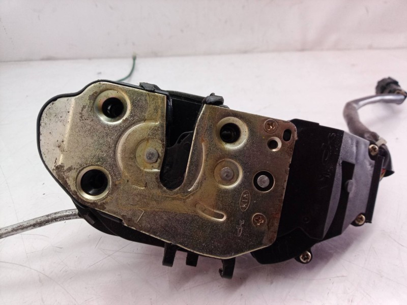 Recambio de cerradura puerta delantera izquierda para kia carnival ii 2.9 crdi lx referencia OEM IAM 0K54J88565BFKZ  