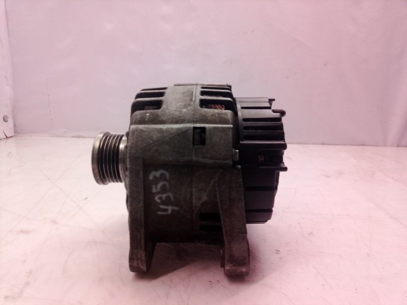 Recambio de alternador para nissan primastar (x83) avantour 8 asientos, batalla corta 2,75t referencia OEM IAM 8200086130 820008