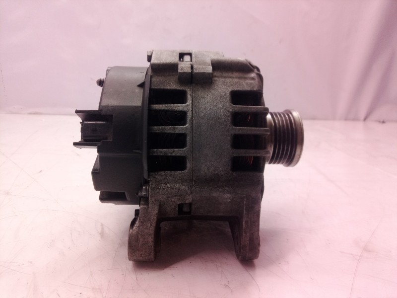 Recambio de alternador para nissan primastar (x83) avantour 8 asientos, batalla corta 2,75t referencia OEM IAM 8200086130 820008