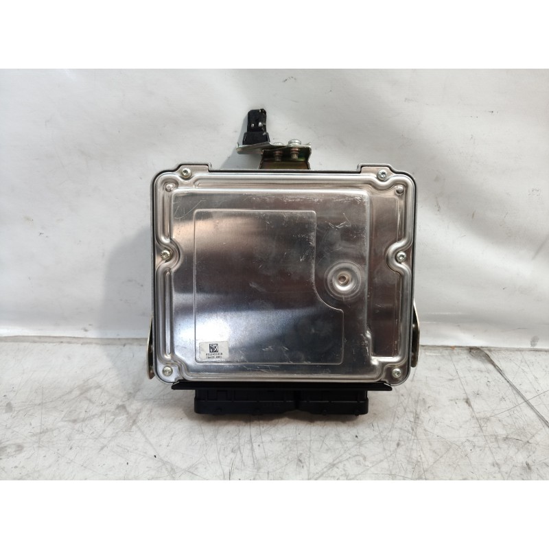 Recambio de centralita motor uce para toyota corolla (e12) 1.4 d-4d luna compact referencia OEM IAM 8966102A90 8966102A90 028101