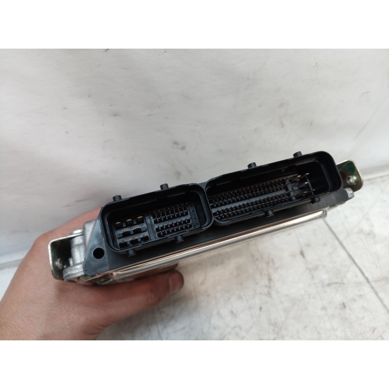 Recambio de centralita motor uce para toyota corolla (e12) 1.4 d-4d luna compact referencia OEM IAM 8966102A90 8966102A90 028101