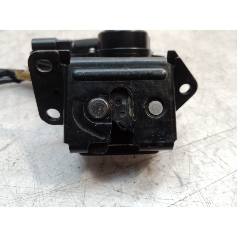 Recambio de cerradura maletero / porton para toyota corolla (e12) 1.4 d-4d luna compact referencia OEM IAM 6935013300 6935013300