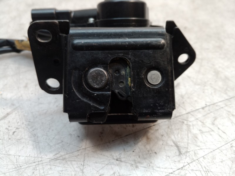 Recambio de cerradura maletero / porton para toyota corolla (e12) 1.4 d-4d luna compact referencia OEM IAM 6935013300 6935013300