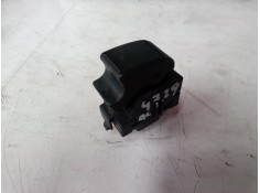 Recambio de mando elevalunas trasero izquierdo para toyota corolla (e12) 1.4 d-4d luna compact referencia OEM IAM 84810 84810 84