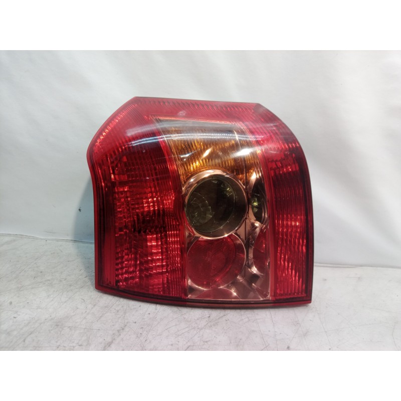 Recambio de piloto trasero derecho para toyota corolla (e12) 1.4 d-4d luna compact referencia OEM IAM   