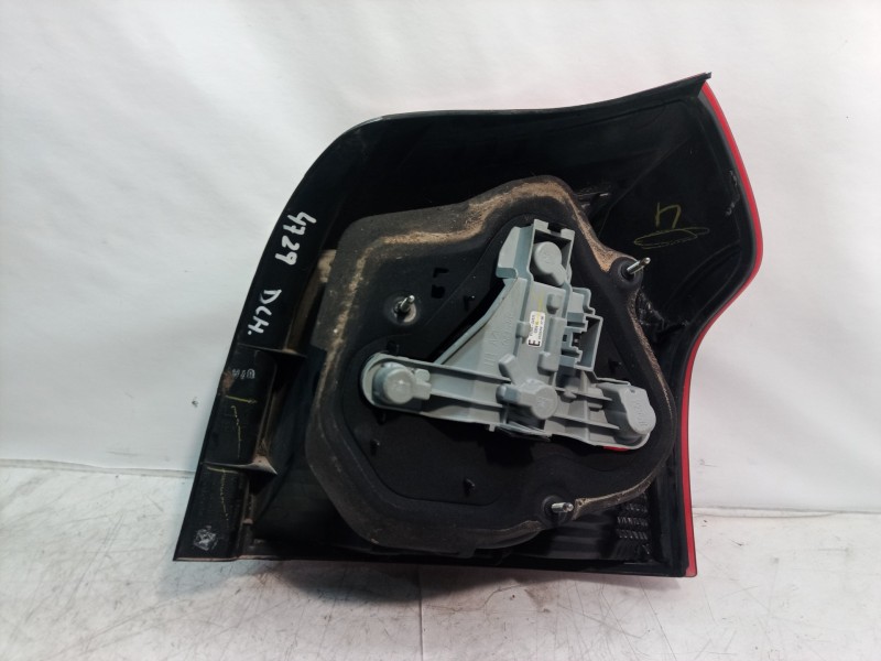 Recambio de piloto trasero derecho para toyota corolla (e12) 1.4 d-4d luna compact referencia OEM IAM   