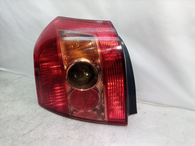 Recambio de piloto trasero derecho para toyota corolla (e12) 1.4 d-4d luna compact referencia OEM IAM   