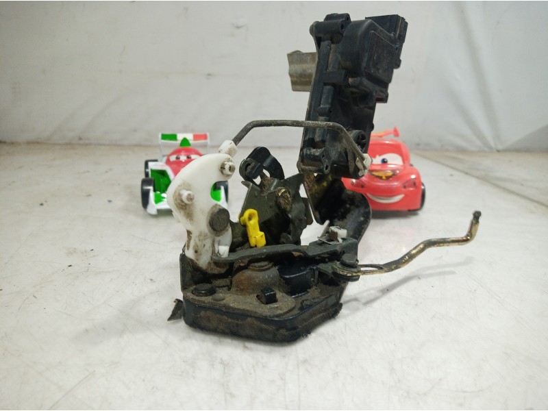 Recambio de cerradura puerta trasera derecha para hyundai accent (lc) gls referencia OEM IAM   