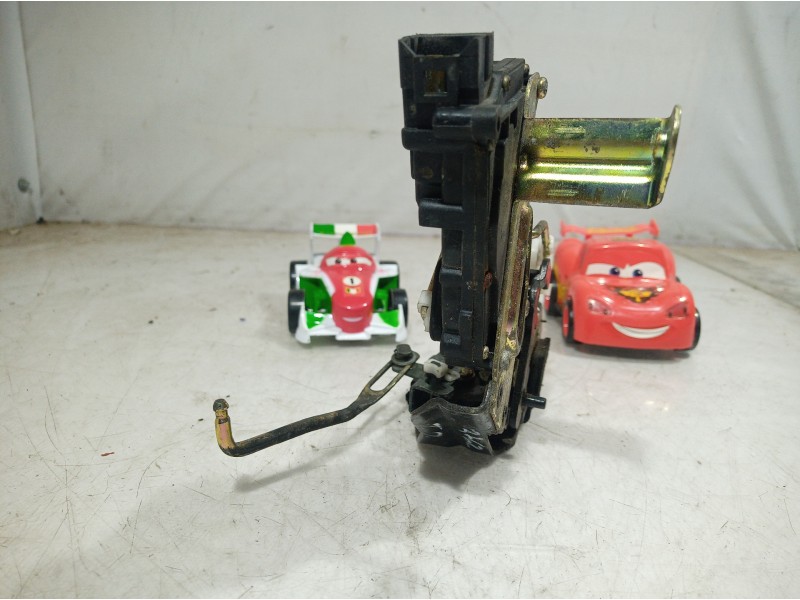 Recambio de cerradura puerta trasera derecha para hyundai accent (lc) gls referencia OEM IAM   