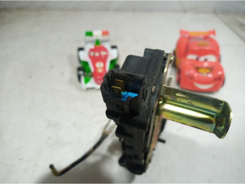 Recambio de cerradura puerta trasera derecha para hyundai accent (lc) gls referencia OEM IAM   