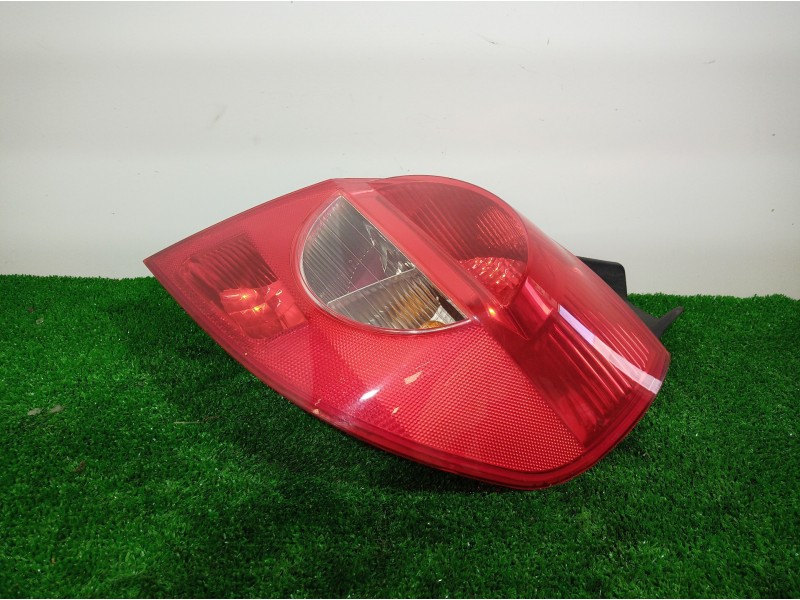 Recambio de piloto trasero derecho para renault clio iii 20 aniversario referencia OEM IAM 89035080 89035080 89035080