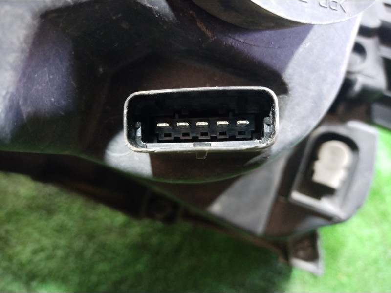 Recambio de faro izquierdo para renault clio iii 20 aniversario referencia OEM IAM 7701061071 7701061071 7701061071