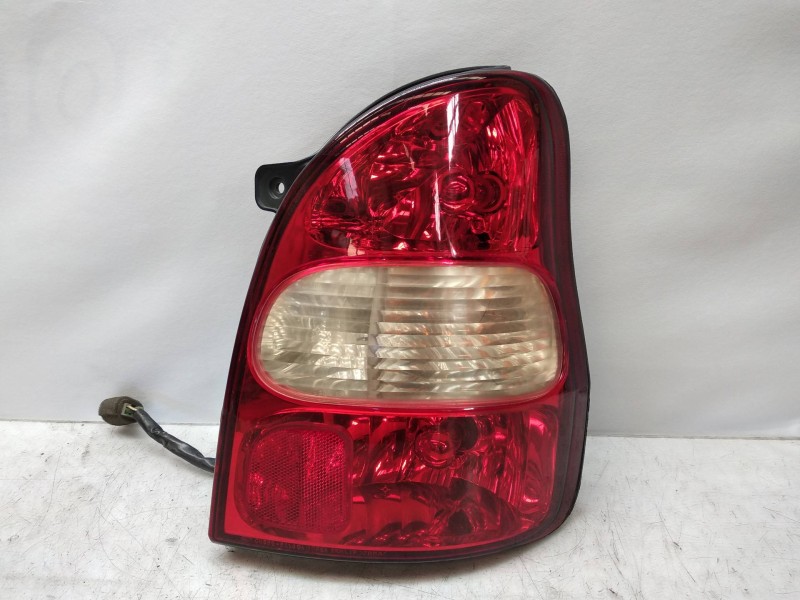 Recambio de piloto trasero derecho para kia carnival 2.9 crdi vgt active referencia OEM IAM   