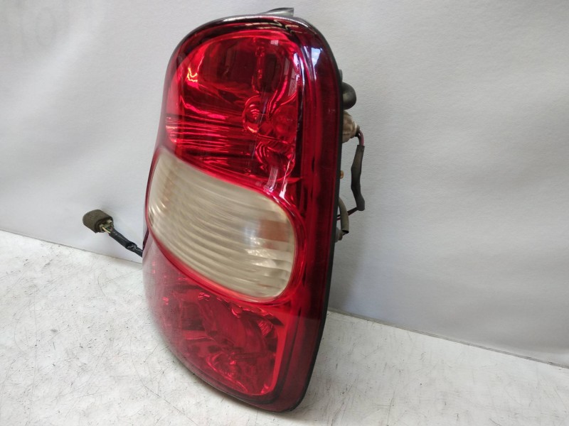 Recambio de piloto trasero derecho para kia carnival 2.9 crdi vgt active referencia OEM IAM   