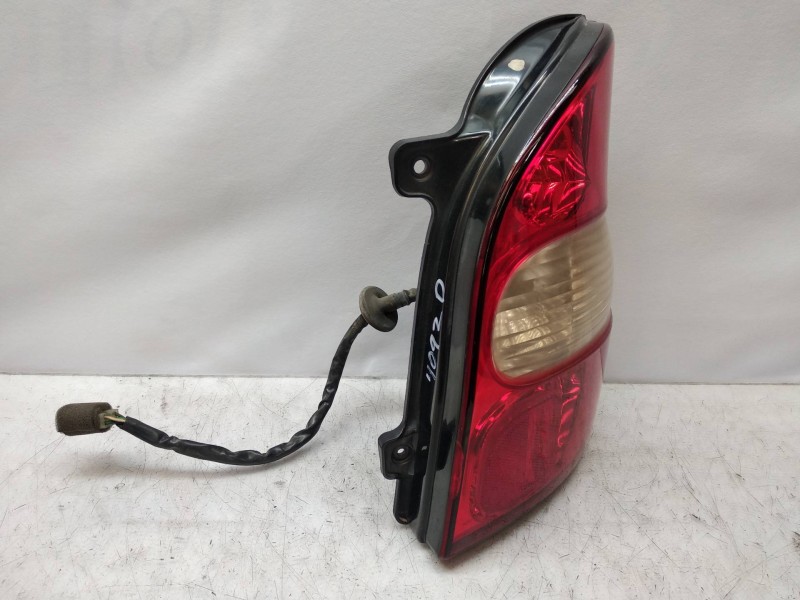 Recambio de piloto trasero derecho para kia carnival 2.9 crdi vgt active referencia OEM IAM   