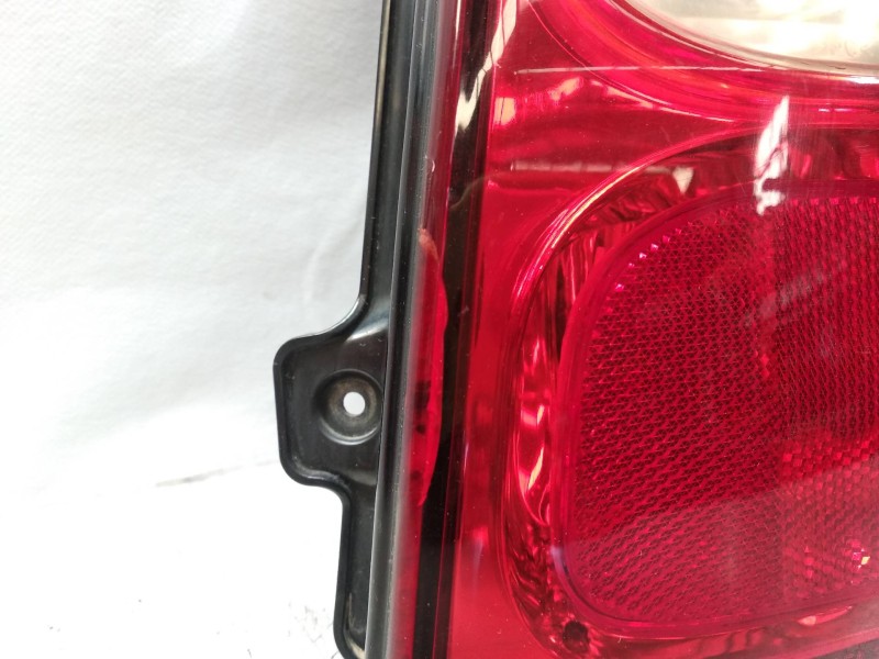 Recambio de piloto trasero derecho para kia carnival 2.9 crdi vgt active referencia OEM IAM   