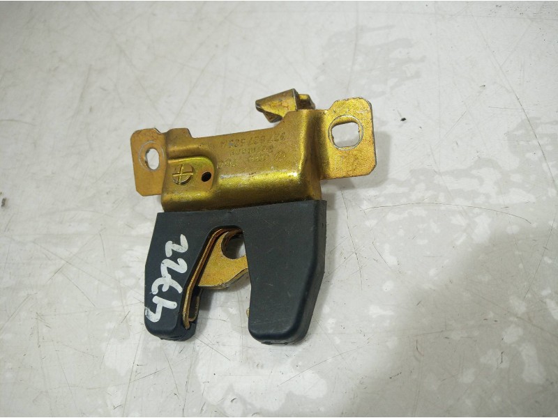 Recambio de cerradura maletero / porton para volkswagen santana (327) gx referencia OEM IAM 443827563 443827563 443827563