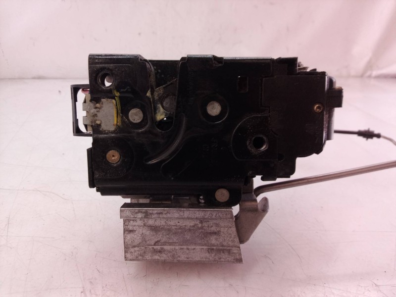 Recambio de cerradura puerta delantera derecha para audi a4 cabrio (8h) referencia OEM IAM   