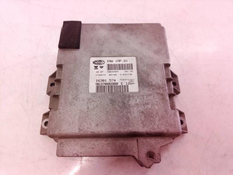Recambio de centralita motor uce para peugeot 206 berlina e-music referencia OEM IAM 9637086980 9637086980 16301574