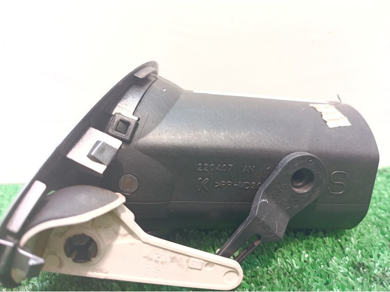 Recambio de rejilla aireadora para renault clio iii 20 aniversario referencia OEM IAM 220407 220407 220407