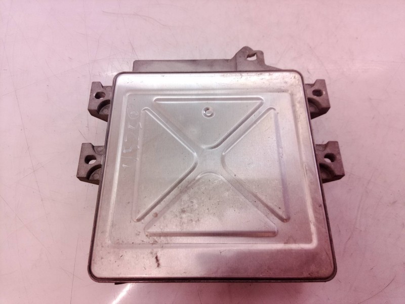 Recambio de centralita motor uce para peugeot 206 berlina e-music referencia OEM IAM 9637086980 9637086980 16301574