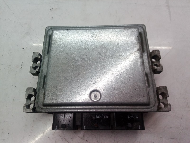 Recambio de centralita motor uce para renault megane ii familiar 1.5 dci diesel referencia OEM IAM 8200766462 8200766462 8200596