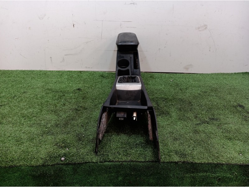 Recambio de consola central tras. para kia cee´d emotion referencia OEM IAM 1296687 1296687 1296687