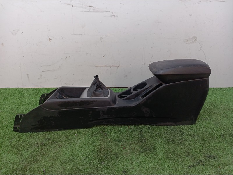 Recambio de consola central tras. para kia cee´d emotion referencia OEM IAM 1296687 1296687 1296687