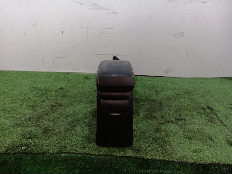 Recambio de consola central tras. para kia cee´d emotion referencia OEM IAM 1296687 1296687 1296687