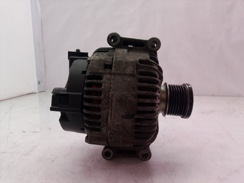 Recambio de alternador para jeep gr. cherokee (wh) 3.0 crd laredo referencia OEM IAM 04801250AC 04801250 50807