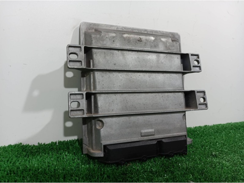 Recambio de centralita motor uce para mg serie 45 (t/rt) classic referencia OEM IAM NNN100743 NNN100743 M3P11YGGD