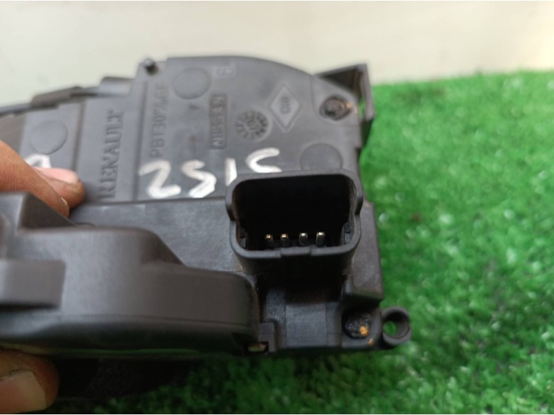 Recambio de cerradura puerta delantera izquierda para renault clio iii 20 aniversario referencia OEM IAM 300123 300123 300123