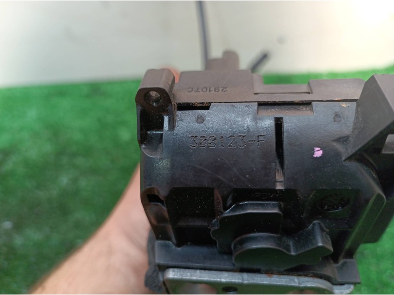 Recambio de cerradura puerta delantera izquierda para renault clio iii 20 aniversario referencia OEM IAM 300123 300123 300123