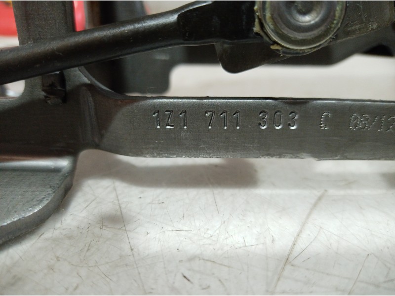 Recambio de palanca freno de mano para skoda suberb (3t4) exclusive 4x4 referencia OEM IAM 1Z1711303 1Z1711303 1Z1711303