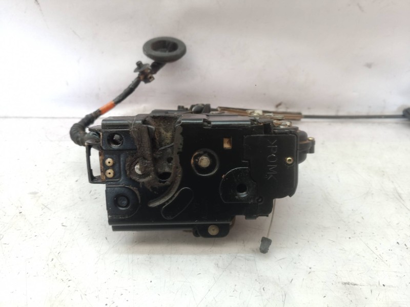 Recambio de cerradura puerta delantera derecha para volkswagen passat berlina (3b2) comfortline referencia OEM IAM 3B0885738E 3B