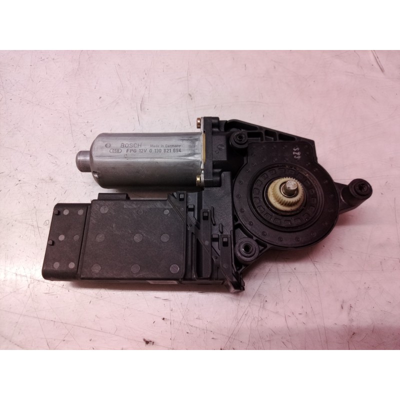 Recambio de motor elevalunas delantero derecho para volkswagen passat berlina (3b2) comfortline referencia OEM IAM 0130821694 01
