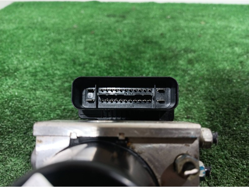 Recambio de abs para ford focus berlina (cap) ghia referencia OEM IAM 10020700524 10097001103 5WK84103