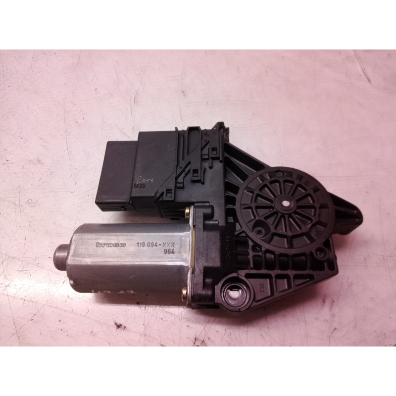 Recambio de motor elevalunas trasero derecho para volkswagen passat berlina (3b2) comfortline referencia OEM IAM 0130821696 0130